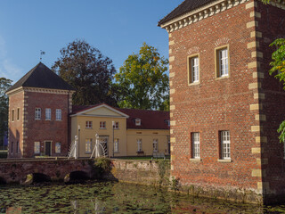 Herbst am Schloß Im Münsterland