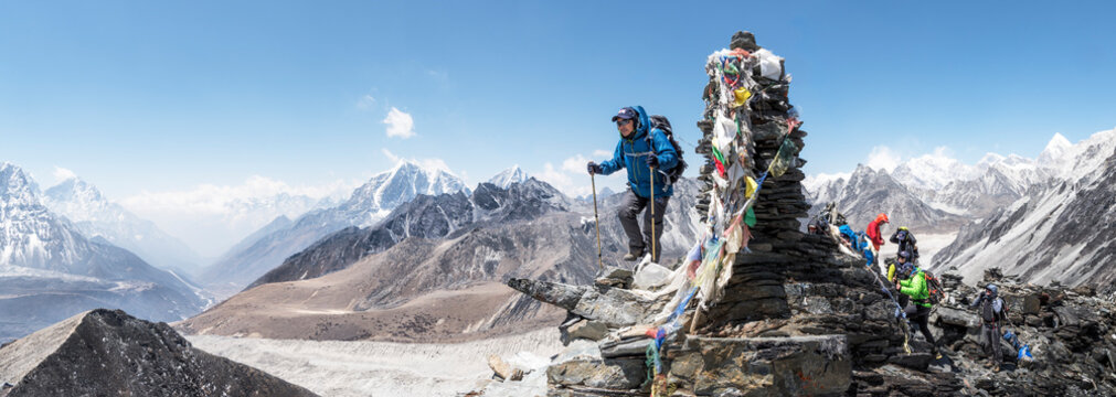 Nepal, Solo Khumbu, Everest, Mountaineers at Chukkung Ri