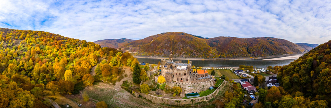 Germany, Rhineland-Palatinate, Trechtingshausen, View of Reichenstein Castle in autumn