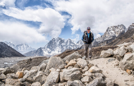 Nepal, Solo Khumbu, Everest, Mountaineer at Gorak Shep