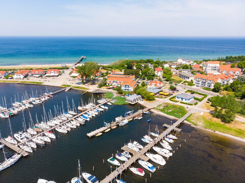 Germany, Mecklenburg-Western Pomerania, Bay of Wismar, Peninsula Wustrow, Baltic sea seaside resort Rerik, harbour