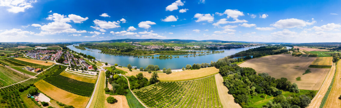 Germany, Rhineland-Palatinate, Aerial view of Heidesheim am Rhein, Rhine river, Eltville and Erbach