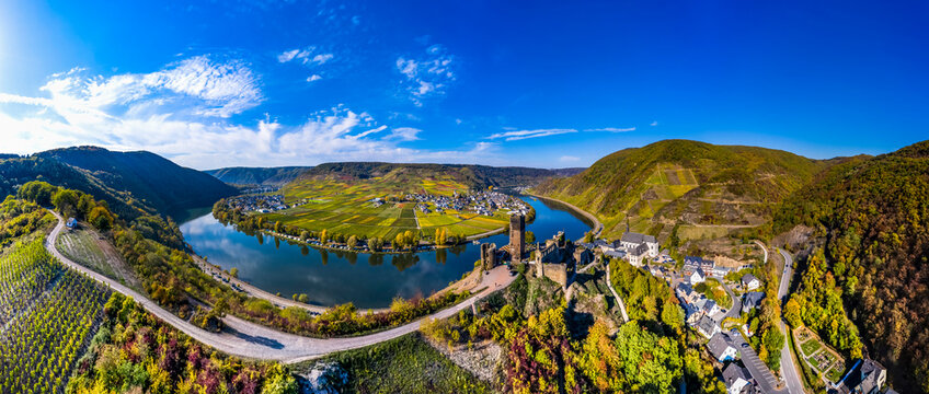 Germany, Rhineland-Palatinate, Poltersdorf, Moselle river, Metternich Castle