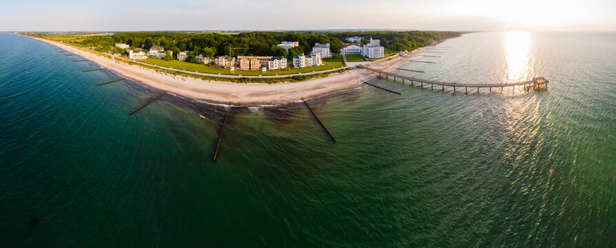 Germany, Mecklenburg-Western Pomerania, Bay of Mecklenburg, Baltic sea seaside resort Heiligendamm, Grand Hotel
