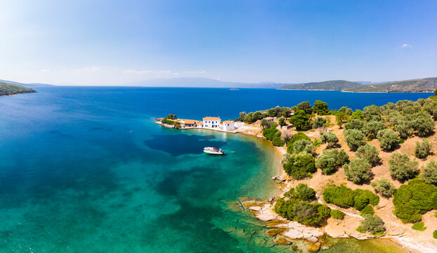 Greece, Aegean Sea, Pagasetic Gulf, Peninsula Pelion, Aerial view of Tzasteni