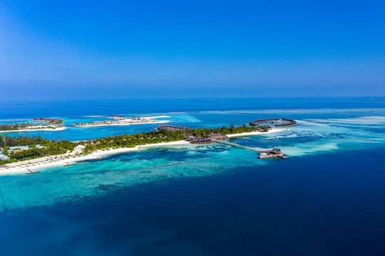 Maldives, South Male Atoll, aerial view of island Olhuveli