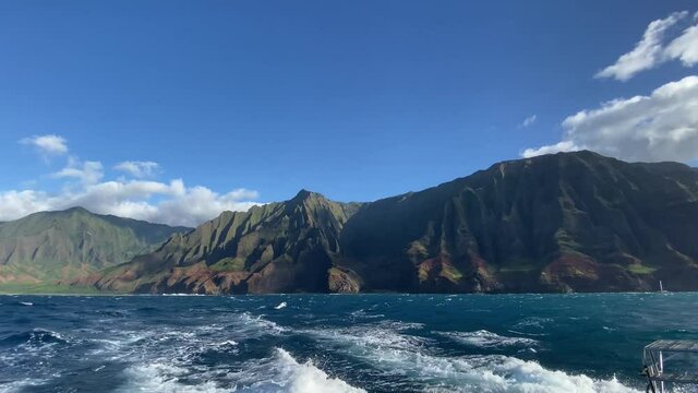Napali coast from a boat with Pacfic ocean and water sounds