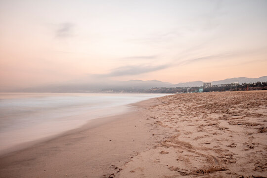 USA, California, Santa Monica, beach and sea at twilight