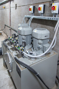 Hydraulic Power Unit To Control The Actuators In The Bulk Material