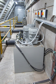 Hydraulic Power Unit To Control The Actuators In The Bulk Material