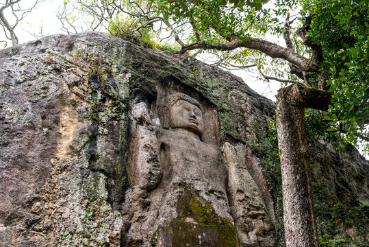Sri Lanka, Uva Province, Dowa, Exterior of temple with Buddha