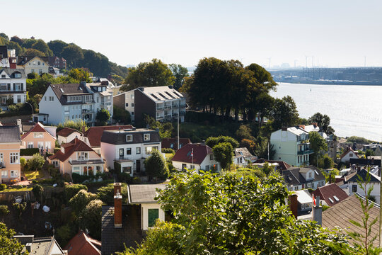 Germany, Hamburg, Blankenese, Houses by Elbe river