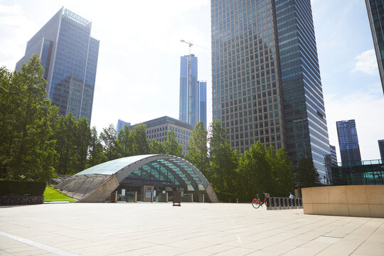 UK, England, London, Entrance of&Ocirc;&oslash;&Omega;Canary Wharf Tube Station