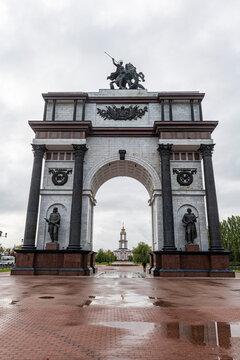 Russia, Kursk Oblast, Kursk, Triumphal arch dedicated to victory in Battle of Kursk