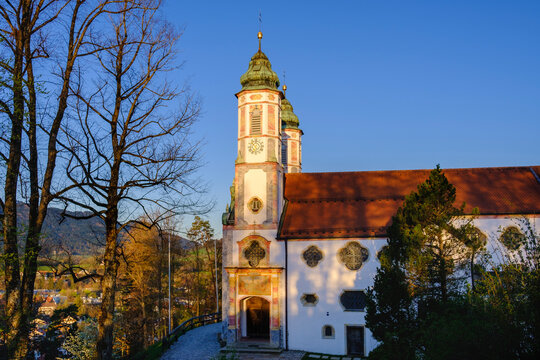 Germany, Bavaria, Bad Tolz, Kreuzkirche at springtime dawn