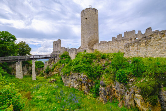 Germany, Bavaria, Neumarkt in der Oberpfalz, Burgruine Wolfstein castle in spring