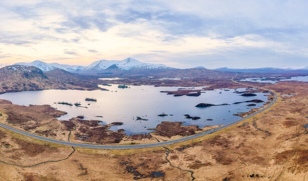 UK, Scotland, Aerial view of shore of Lochan na h-Achlaise in Rannoch Moor