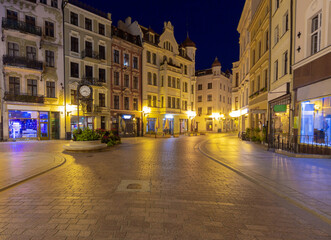 Fototapeta na wymiar Night street in the historical part of the city. Torun.