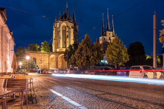 Germany, Erfurt, Domplatz with cathedral at night