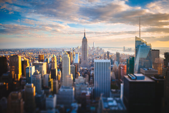 USA, New York, New York City, View of Manhattan skyscrapers