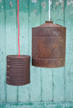 Upcycling of old tin cans, lamps