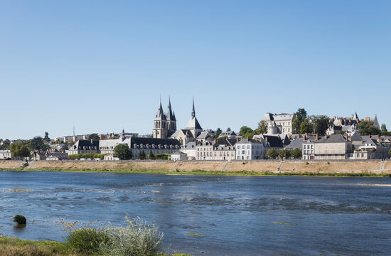 France,ÔøΩCentre-ValÔøΩdeÔøΩLoire, Blois, Clear sky over riverside city in Loire Valley