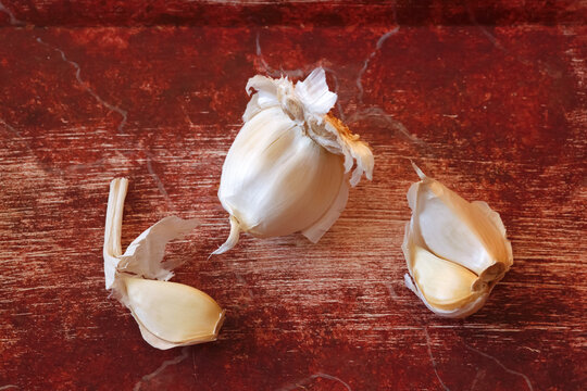 Garlic cloves