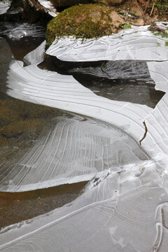 Germany, Saxony, Elbe Sandstone Mountains, Bastei area in winter, close-up of cracked ice structures