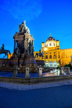 Austria, Vienna, Empress Maria Theresia monument and Natural History Museum at Maria-Theresien-Platz at night
