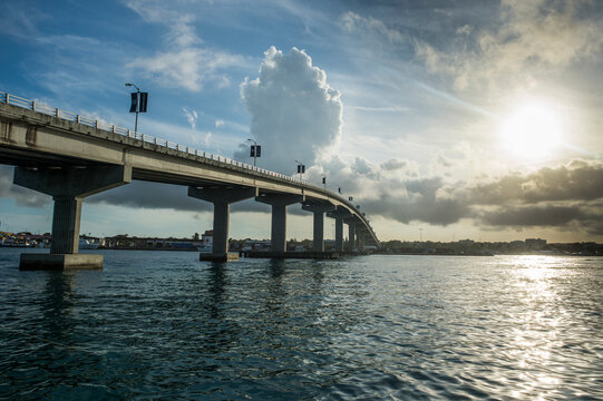 Bahamas, Bridge connecting Paradise island with Nassau