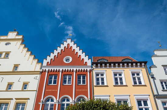 Germany, Greifswald, row of houses at market square