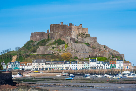 United Kingdom, Channel islands, Jersey, the town of Mont Orgueil and its castle