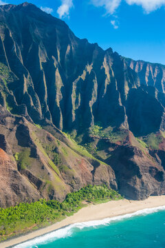 Hawaii, Kauai, Aerial of the Na Pali Coast, Na Pali Coast State Wilderness Park