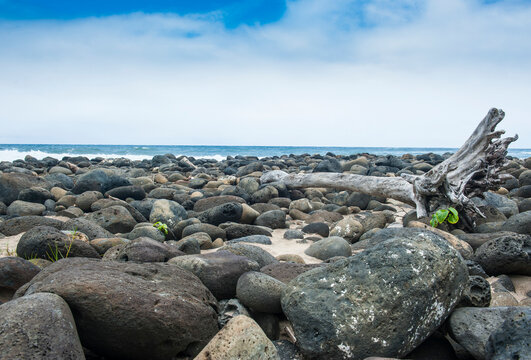 Hawaii, island of Molokai, Halwa Bay, huge stones on the Halawa beach