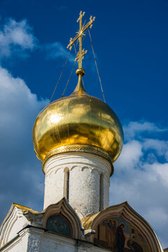 The golden domes of the Unesco world heritage site Trinity Lavra of St. Sergius, Sergiyev Posad, Golden ring, Russia
