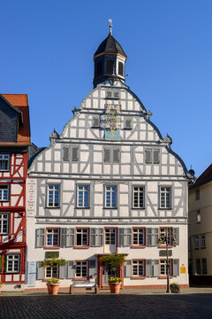 Germany, Hesse, Butzbach, Old town, Town hall at market square
