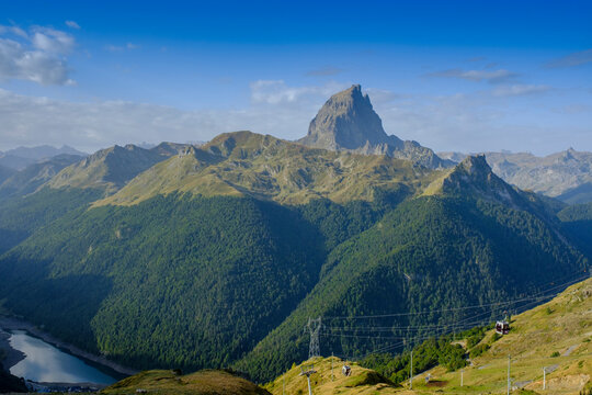 France, Pyrenees-Atlantiques, Laruns, Scenic view of Pic du Midi dOssau and Ossau Valley