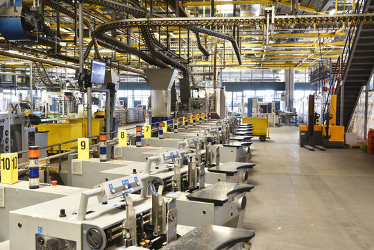 Machines for transport and sorting plant in a printing shop