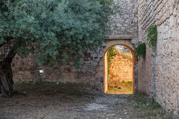 Sicily, Syracuse Province, Noto Antica, Porta montagna, sunlight