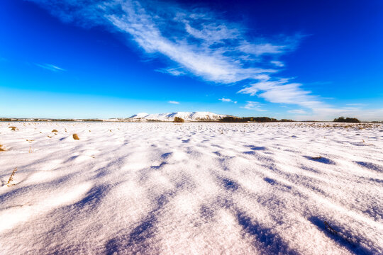 United Kingdom, Scotland, Highlands, Fife, Loch Leven, snow in winter
