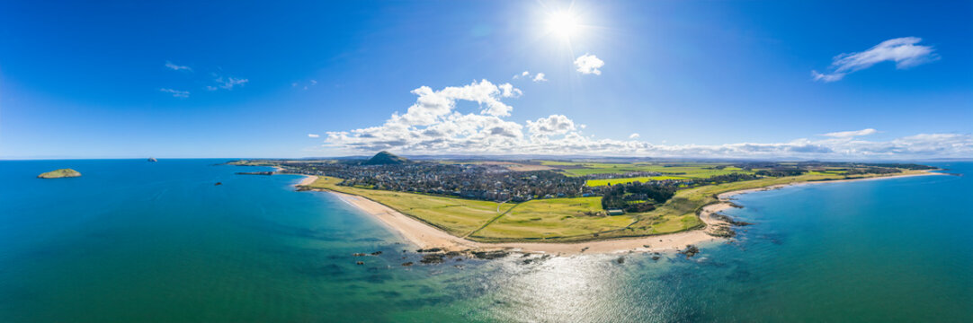 UK, Scotland, North Berwick, Aerial panorama of&Ocirc;&oslash;&Omega;Firth of Forth&Ocirc;&oslash;&Omega;and&Ocirc;&oslash;&Omega;seaside town in summer