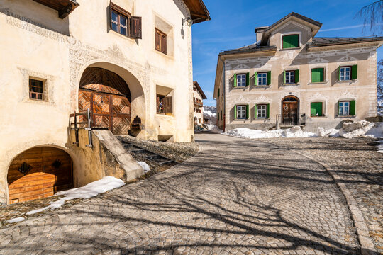 Switzerland, Engadin, Guarda, historic mountain village