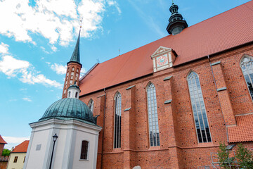 Fototapeta premium frombork zamek katedra muzeum cegła kopernik lato warmia mazury