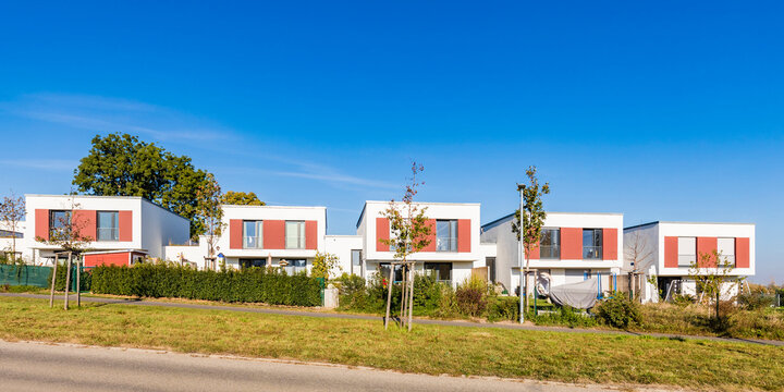 Germany, Stuttgart, development area with row of four one-family houses