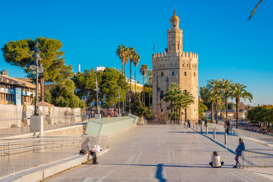 Long exposure of Torre del oro, Seville, Spain