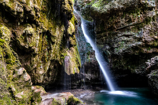 Fototapeta Germany, Bavaria, Long exposure of Hinanger waterfall in Allgauer Hochalpen nature reserve