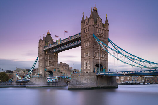 UK, London, Tower Bridge at dusk