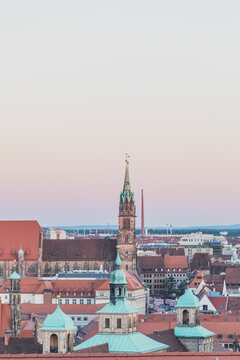 Germany, Nuremberg, Old town, Cityscape with Townhall and St. Lorenz Church in the evening