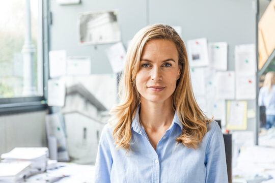Portrait of confident woman in office