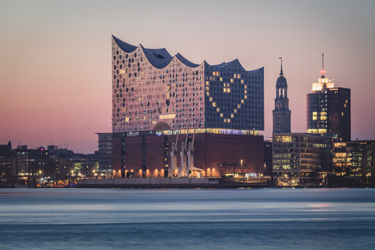 Germany, Hamburg, Heart shape displayed on Elbphilharmonie at dusk